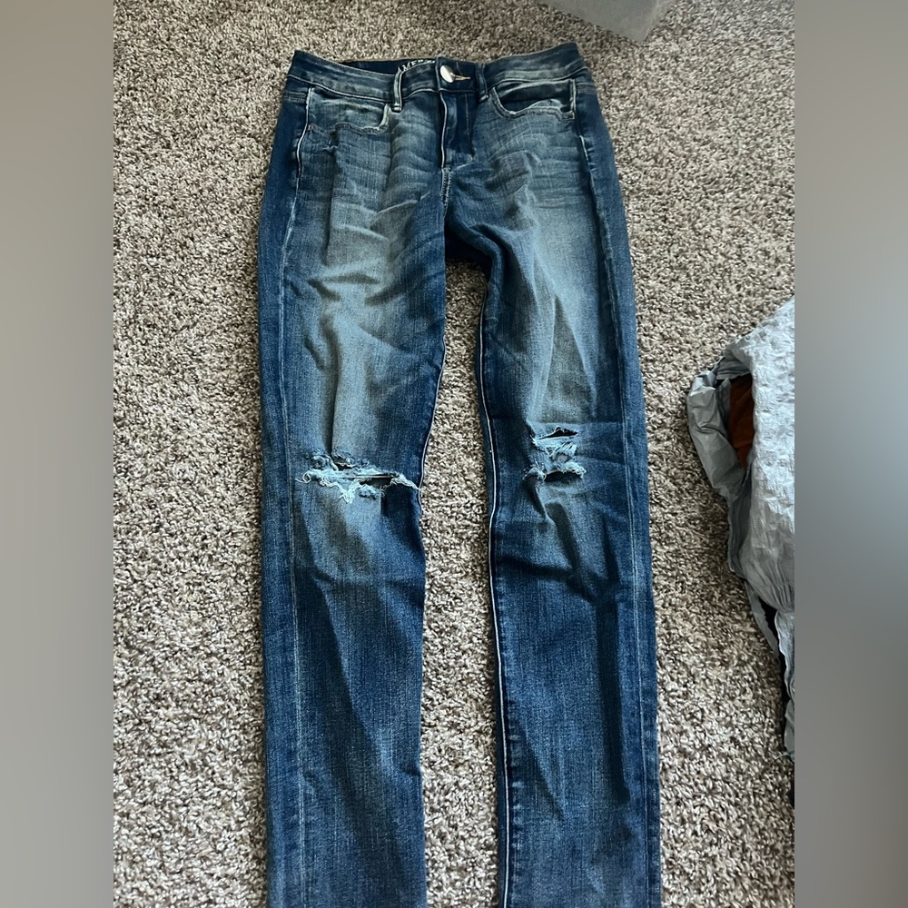American Eagle ripped knee high waisted jeans